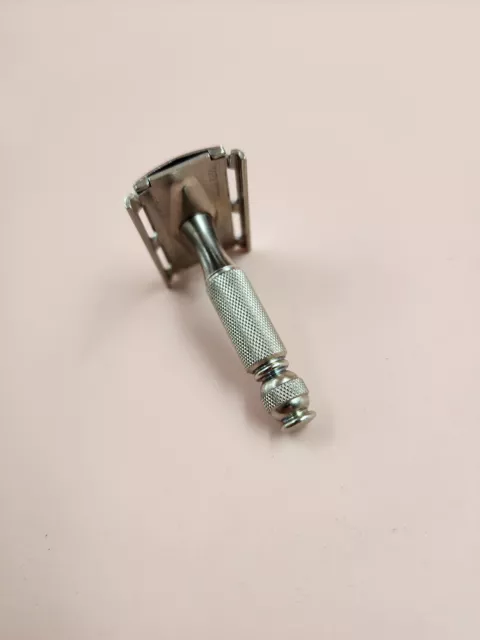 Vintage Gillette Razor Women's Travel Tech DE 1965 K4 Silvertone Short Handle
