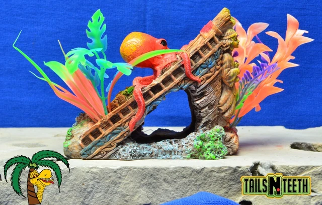 Marina iGlo Ship's Bow 4" (10cm) Aquarium Ornament - Glows Under Blue LEDs 3