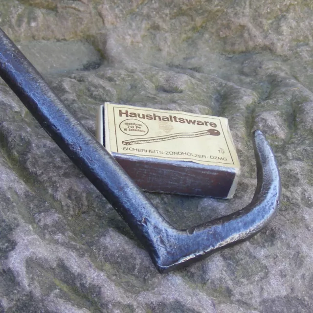 alter geschmiedeter Haken Mauerhaken 195mm Leiterhaken Holzbalken und Mauerfugen 3