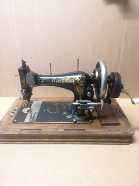 Frister Rossmann Hand Crank Sewing Machine Vintage Antique 2703