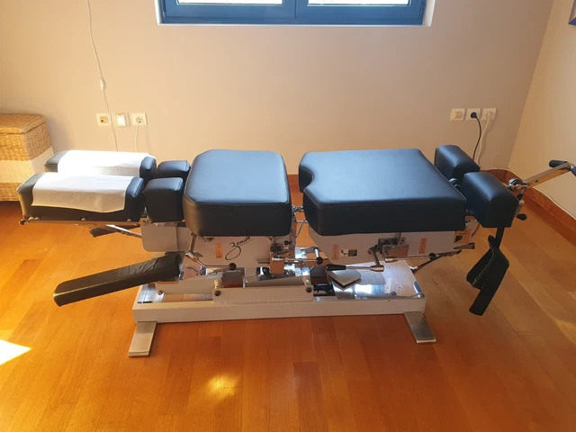 chiropractic zenith flexion distraction table 95