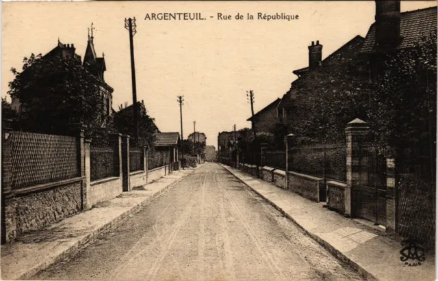 CPA ARGENTEUIL - Rue de la Republique (380560)