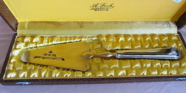 Pelle à tarte gâteaux dans coffret Art Déco en métal argenté