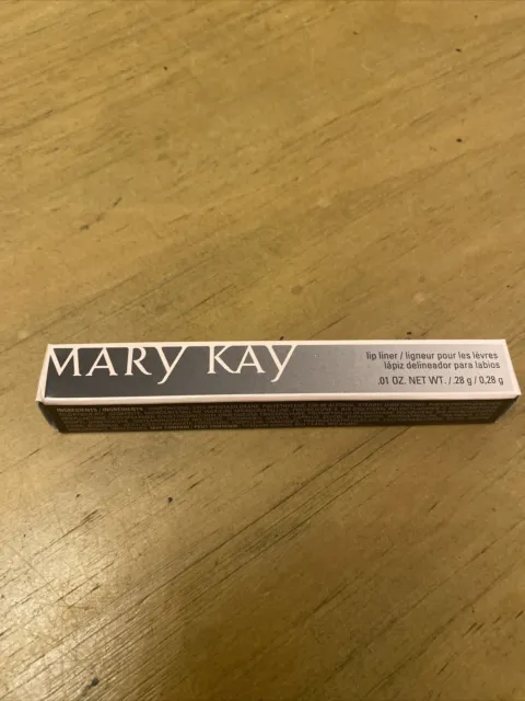Delineador de labios retráctil de la firma Mary Kay rubor suave*