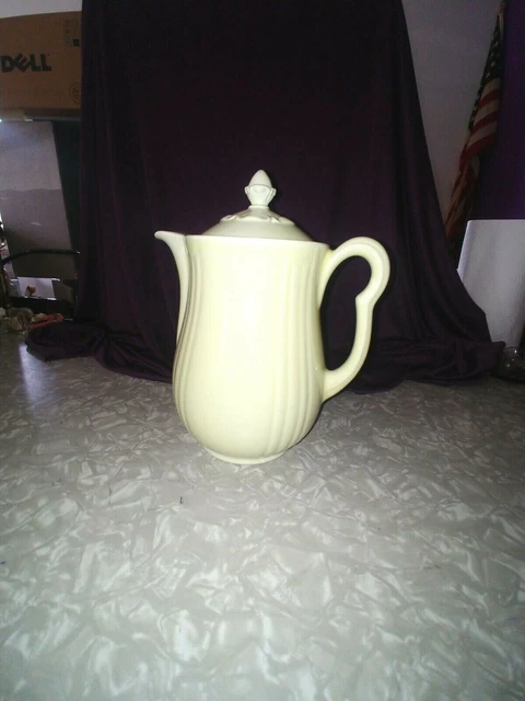 Pitcher Collectible White Stoneware Yellowish Tint Vintage Pitcher With Lid Mint