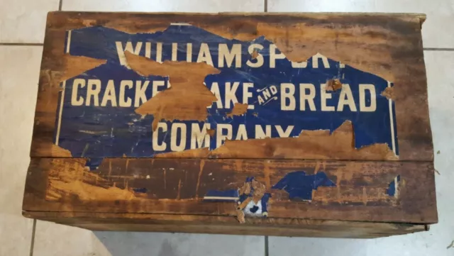 Vintage Advertising Williamsport Pa. CRACKER& BREAD CO.  WOOD Shipping Box w/Lid