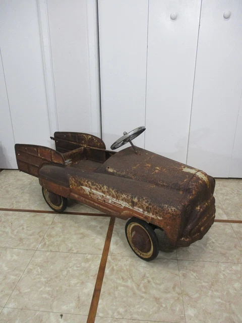 VINTAGE MURRAY PEDAL CAR RANCH STATION WAGON with SAD FACE Ready for RESTORATION VINTAGE MURRAY PEDAL CAR RANCH STATION WAGON with SAD FACE Ready for RESTORATION