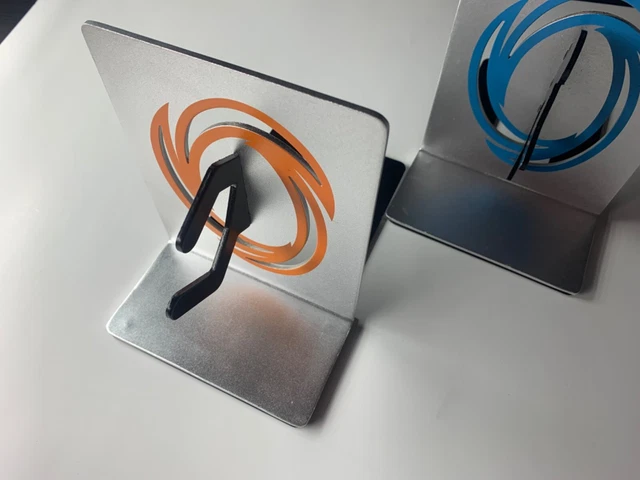 Portal 2 ThinkGeek Video Game Bookends Aluminum 2