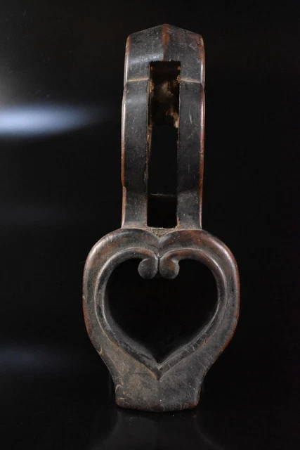 M651: XF Korean Li Dynasty Wooden Shapely INKPOT Calligraphy tool.