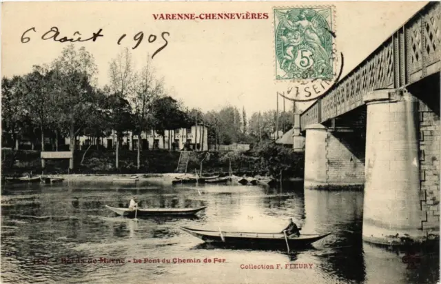 CPA AK VARENNE-CHENNEVIERES 1107 Bords du Marne Pnt du Chemin de Fer (671821)