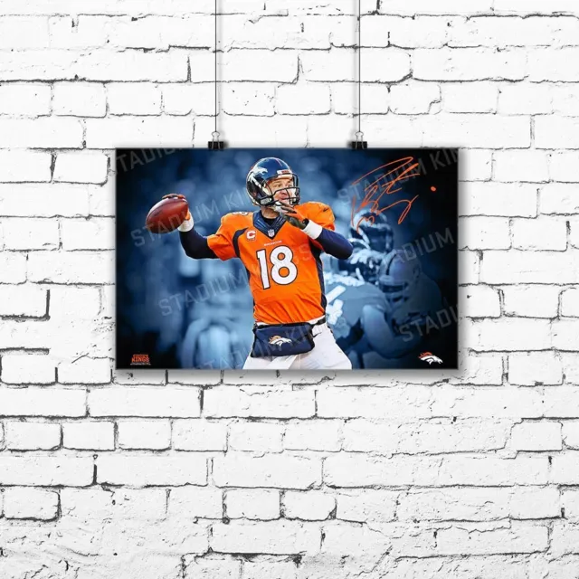 Facsimile Autograph Denver Broncos Peyton Manning 17 x 11 Spotlight Photo