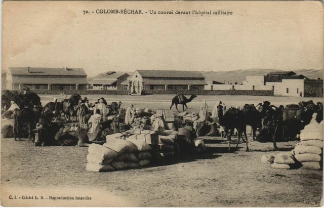 CPA AK COLOMB-BECHAR Un Convoi devant l'Hopital Militaire ALGERIE (1145999)
