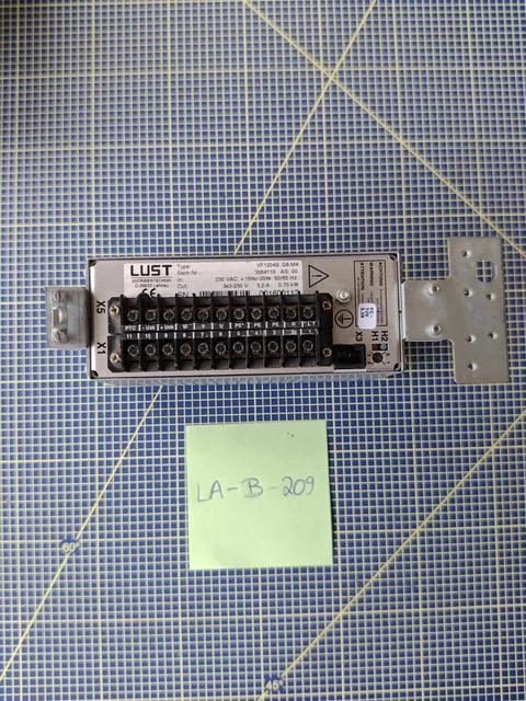 Gebrauchter Lust VF1202S,G8 Frequenzumrichter – Ausgang 3x0–230V, 1,9A, 0,375kW, Eingang 230V AC, Made In Germany!