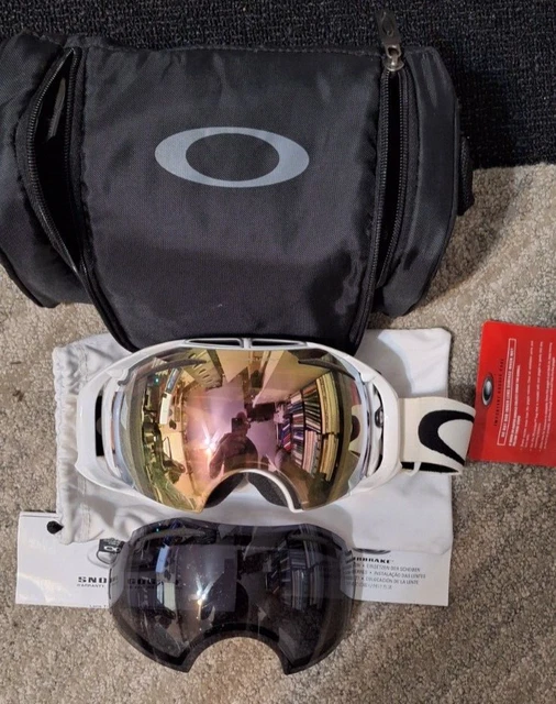 Oakley Airbrake Snow Goggles White frames, 2 Lens- Iridium & Dark tint, case
