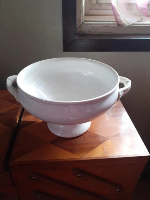 Ancienne soupiere blanche DIGOIN et SARREGUEMINES