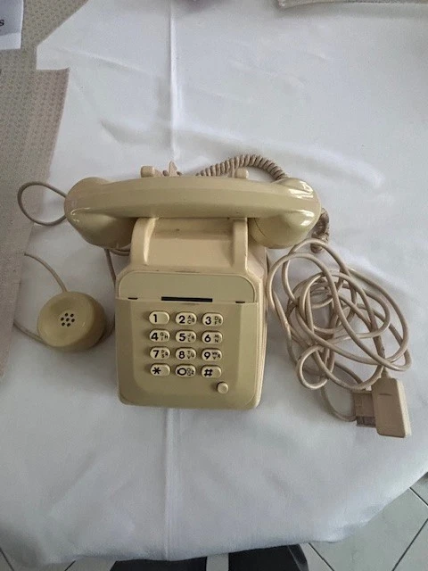 Ancien Téléphone SOCOTEL S 63 à Touches - Crème - Collection Vintage