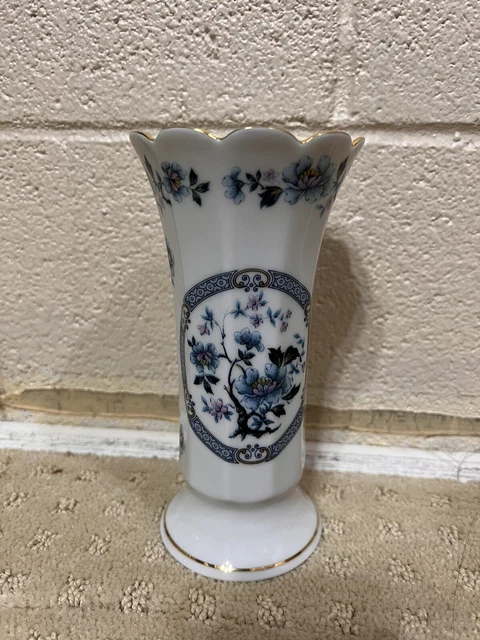 Vintage Bareuther Waldsassen Bavaria Vase Blue  Floral Design (Small Chip)
