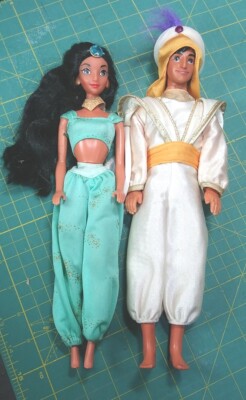 1992 DISNEY JASMINE & ALADDIN Dolls doll set lot Mattel Barbie Style