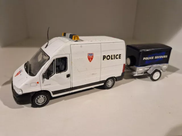 1/43 Citroën Jumper Police Crs Universal Hobbies