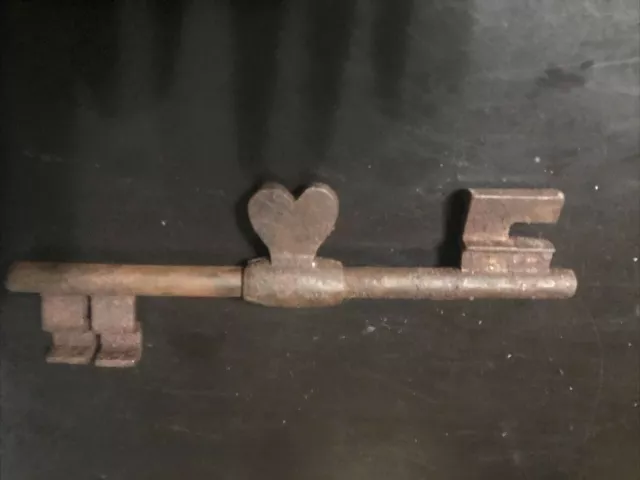 Clef ancienne DOUBLE fer forgé clé ferronnerie antique key kefs,alter Schlüssel.