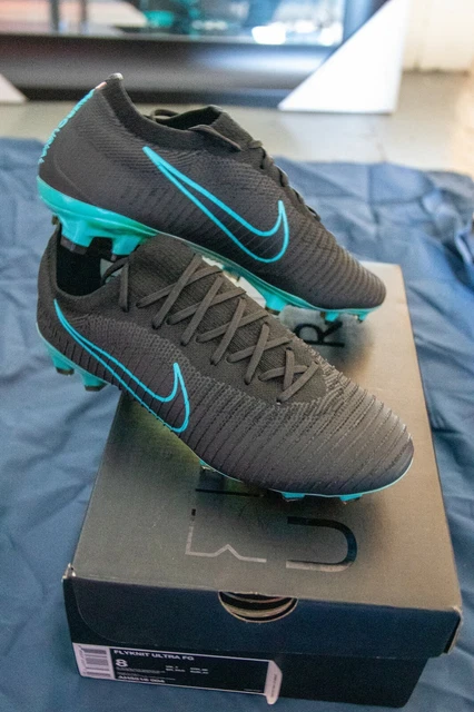 Mercurial vapor flyknit ultra