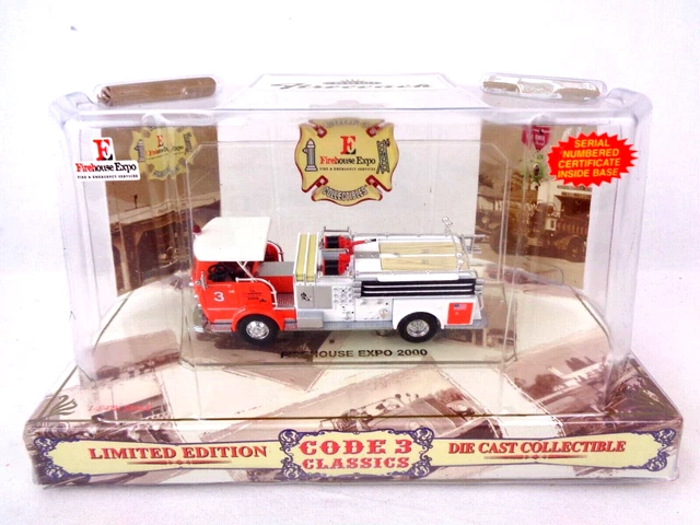 Code 3 Firehouse Expo 2000 Crown Firecoach Pumper Diecast 1/64 Fire Engine 12228