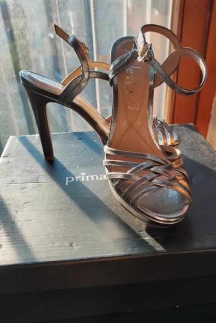 Decollete cuoio primadonna 2025