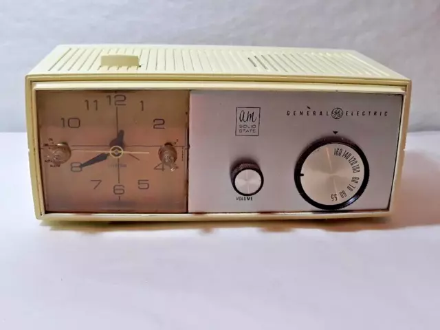 CR-07 Pink Radio reloj despertador digital con PLL FM y pantalla LED de  Lenco