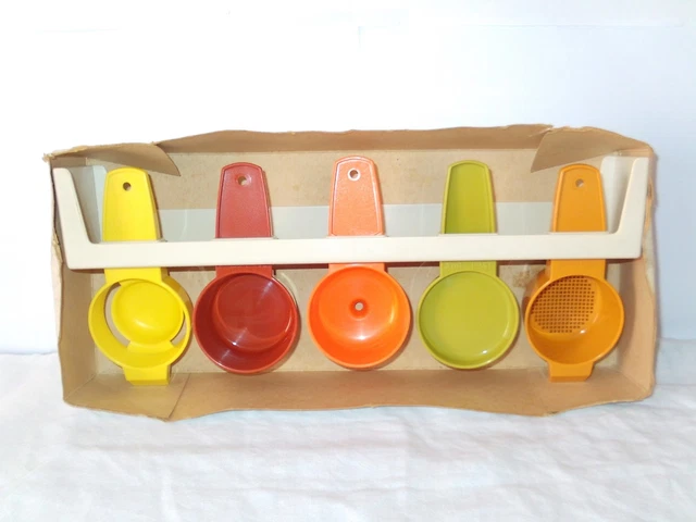 Tupperware / Repose Cuillère / Repose-baguettes Et Couverts