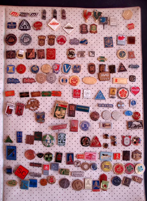 145 x Pins Nadel alte Anstecknadel Pin aus Jugoslawien Yugoslavia Konvolut