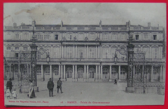 CPA - NANCY (54) - PALAIS DU GOUVERNEMENT - SCENE ANIMEE  / XXe