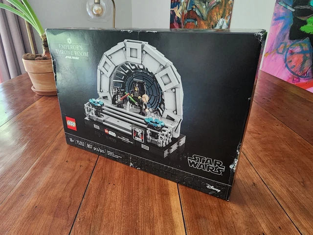 LEGO Star Wars: Emperor's Throne Room Diorama (75352)