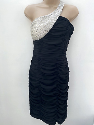 Abito couture Faviana taglia 6 nero sulle spalle arricciato in ottime condizioni