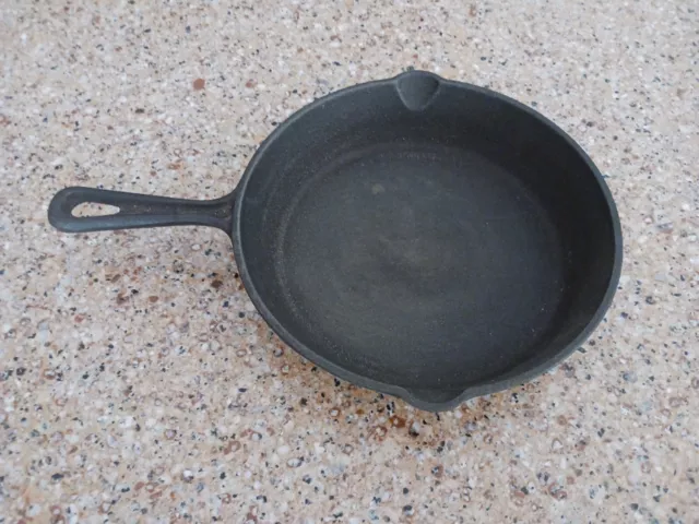 Vintage Cast Iron Skillet 8”