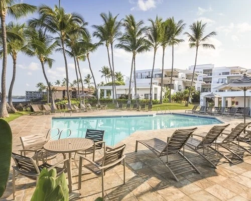 Wyndham Royal Sea Cliff -- 205,000 Points