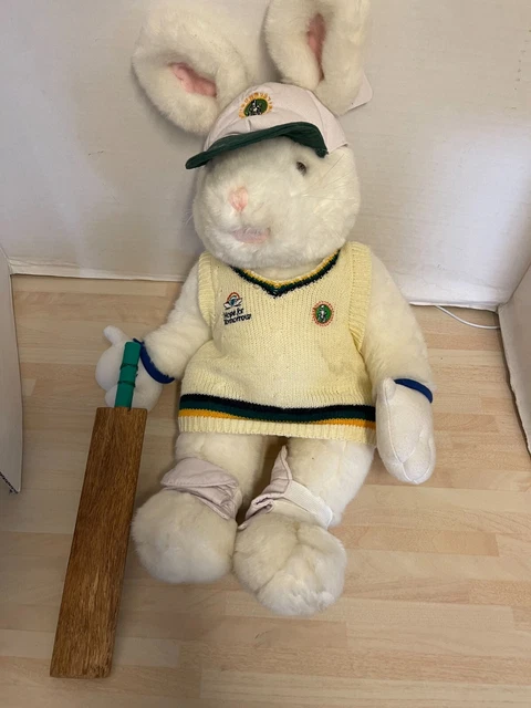 LARGE SOFT TOY - Bunbury Bunny Cricket Club - white rabbit - 21" - N.W ...