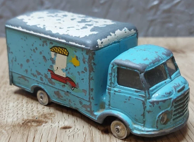 VINTAGE CORGI TOYS 405 Ford Transit écusson laitier fourgon moulé sous