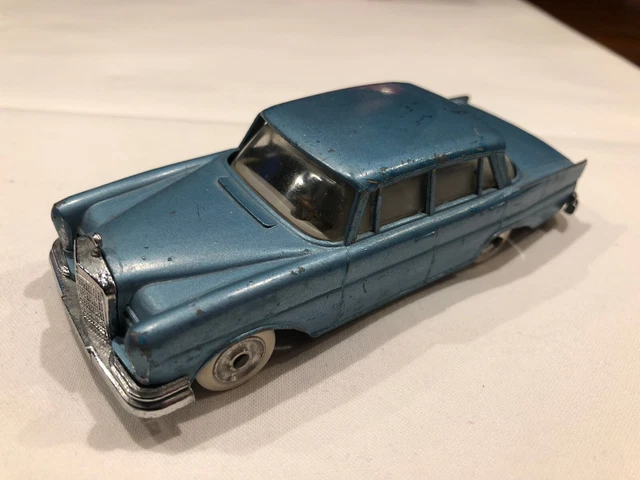 Zu Verkaufen: Mercedes-Benz 220 D (1972) angeboten für Preis auf Anfrage