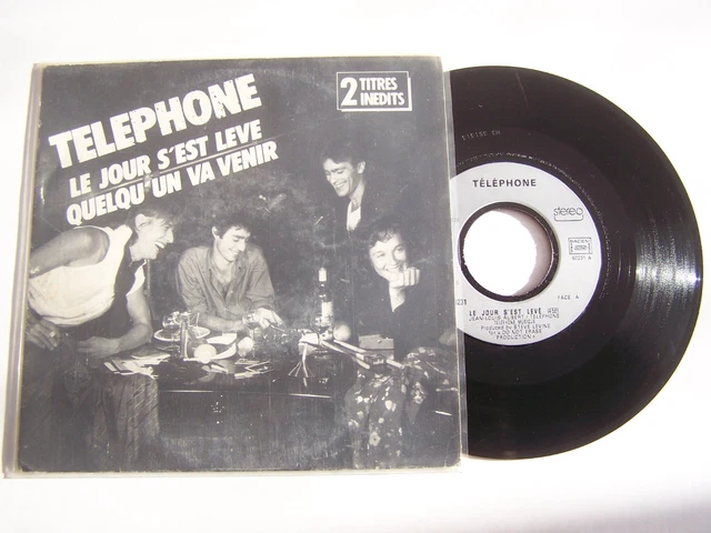 Sp 45 T Vinyle 2 Titres , Telephone , Le Jour S ' Est Leve . Vg  / Vg - .