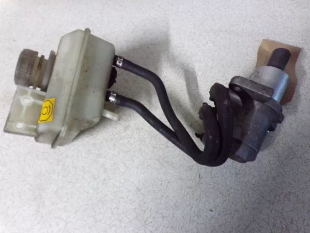 26554 L6B 2003-2005 Fiat Punto 1.2 Petrol Brake Master Cylinder With Bottle