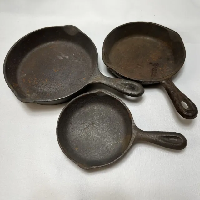 Set Of 3 Antique Cast Iron Toy Fry Pan Skillets Wagner Sydney 0 Hammered 2 spout