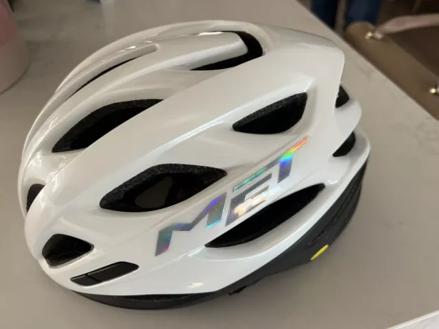 MET Road Cycling Helmet Size Medium MIPS