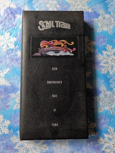 洋楽 SOUL TRAIN 25TH ANNIVERSARY HALL OF FAME Soul Train 25TH Anniversary Hall Of Fame 3CD & Book VG+/VG+