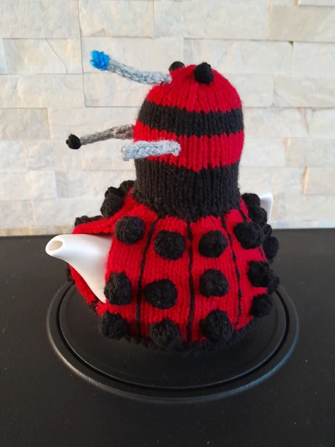Accogliente tè lavorato a mano, Dalek. Teiera piccola taglia 2 tazze. Nuovo.