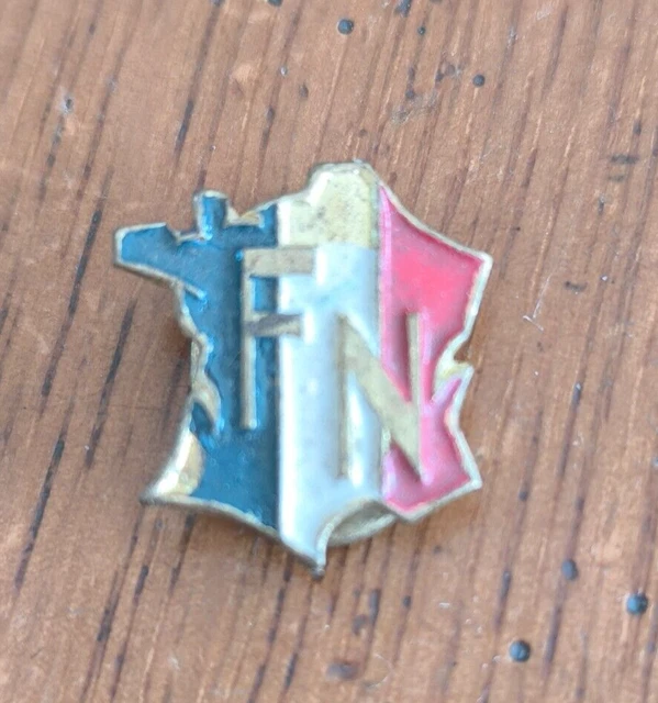 Armée de terre - INSIGNE A IDENTIFIER TRAIN MATERIEL TRANSPORT ??? FABRICANT ?? FRAISSE DEMEY