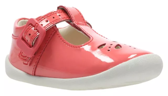 BNIB Clarks Girl Roamer Star Coral Patent Leather Cruising First Shoes F/G