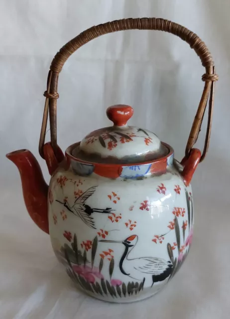 Superbe Théière Japonaise Ancienne En Porcelaine Fine À Décor Vol De Cigognes