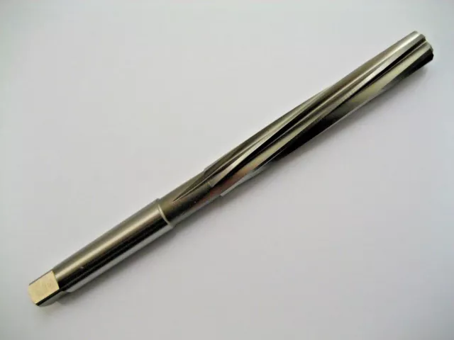 9mm HAND REAMER SPIRAL FLUTE H7 HSS 7010900 MADE BY SOMTA