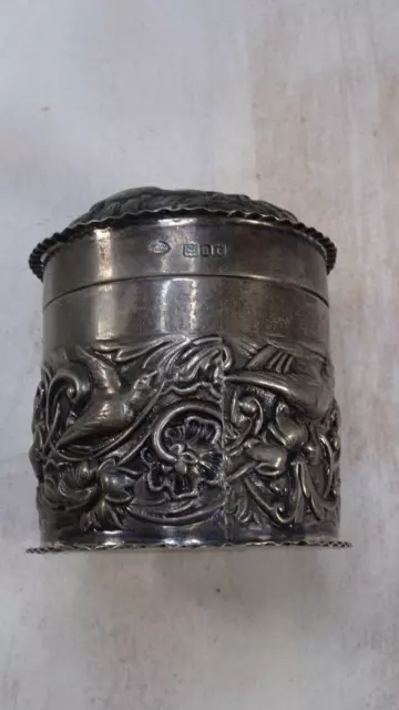 Sterling Silver William Comyns Tea Caddy/Snuff Box c.1896 (106.7gr.)