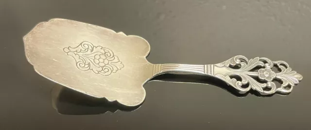 Vintage TH Marthinsen Norway .830 Silver 239 Viking Rose 5.25” Pastry Server